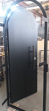 Металлическая арочная дверь 